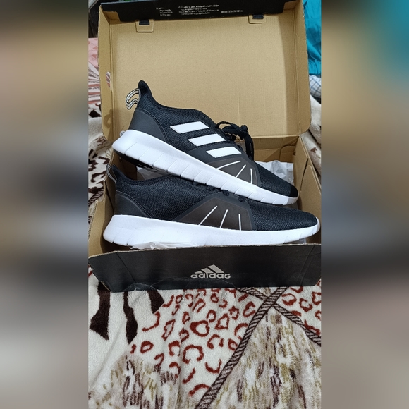 Adidas - Picture 9 of 10